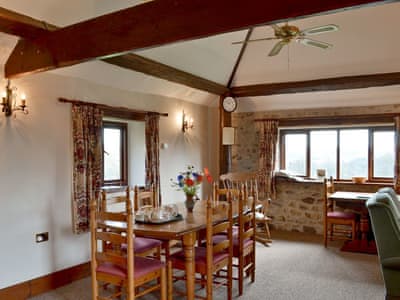 Stable Cottage thumbnail 2