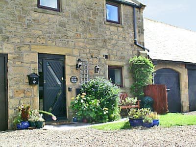 Clutter Cottage thumbnail 1