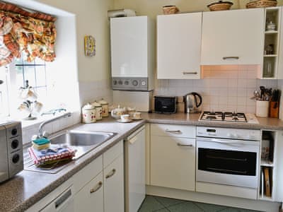 Black Combe Apartment thumbnail 3