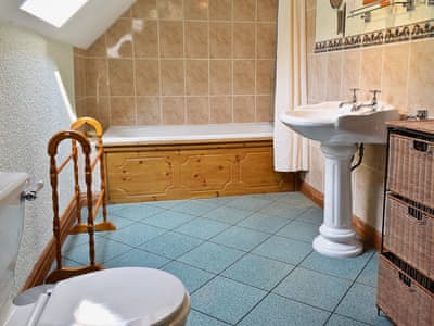 Black Combe Apartment thumbnail 7