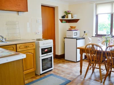 Greenmeadow Bungalow thumbnail 3