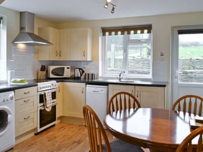 Brenham Cottage thumbnail 4