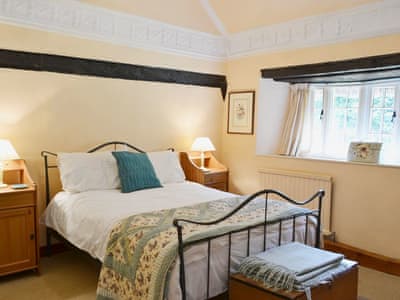 Stepps Cottage thumbnail 4