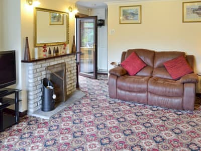 Coombe End Cottage thumbnail 1