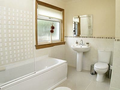 Lomond View Cottage thumbnail 8