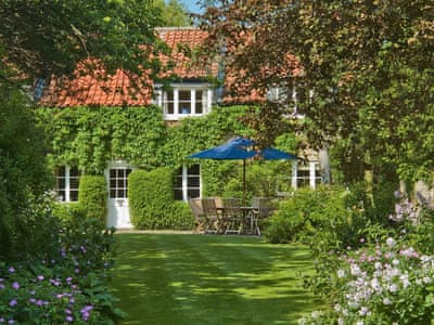 Image 1 of 6 for Hungate Garden Cottage(ICH)
