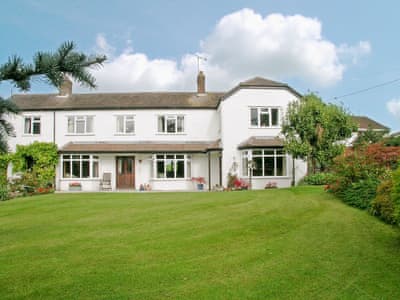 Abbotts Ball Farm Cottage
