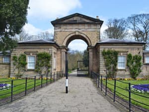 Sewerby Hall Cottages - Oak Cottage