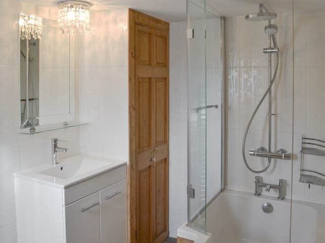 Bathroom | Duke Street, Lostwithiel