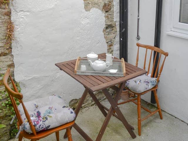 Sitting-out-area | Duke Street, Lostwithiel