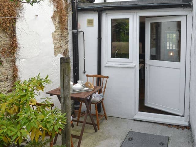 Sitting-out-area | Duke Street, Lostwithiel