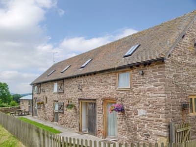 Lovely detached stone barn | Stoke Court Farm Barn, Stoke St Milborough, near Ludlow