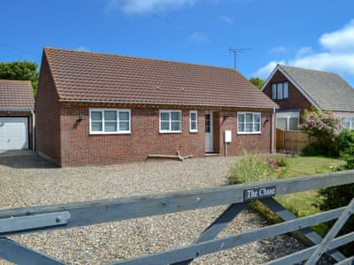 Spacious detached bungalow with parking for 4 cars | The Chase, Walcott, near North Walsham
