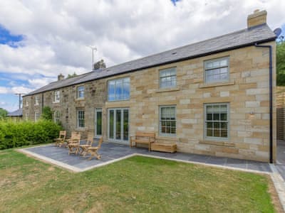 Luxurious and spacious semi-detached cottage | Ivy Cottage, Beck Hole, near Whitby