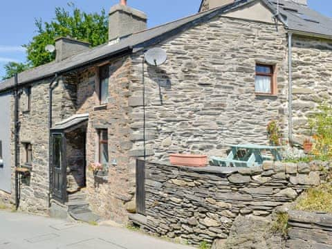 Charming end-terraced holiday cottage | Bron Elan, Bron Elan, Dolwyddelan, near Betws-y-Coed