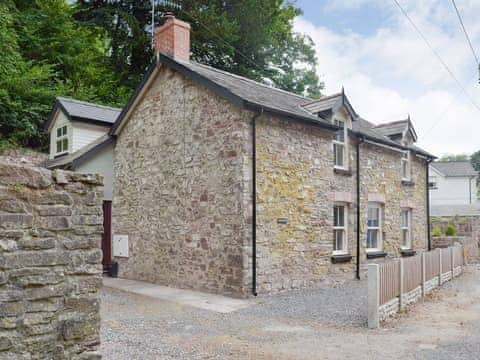 Detached stone built holiday cottage | Woodlands, Laugharne, near Pendine