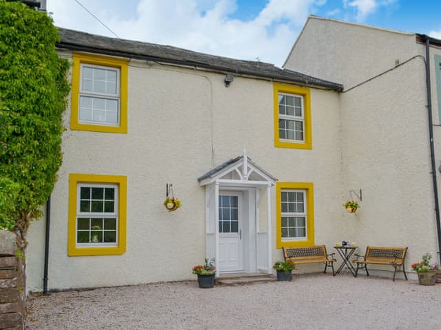 Wonderful 18th-century cottage | Bumblebee Nook, Yanwath, near Pooley Bridge