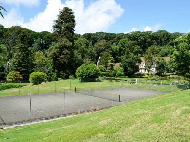 Tennis court | Rosecraddoc Manor, Liskeard