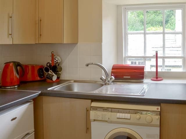 Kitchen | Kingfisher Apartment - Rosecraddoc Manor, Liskeard