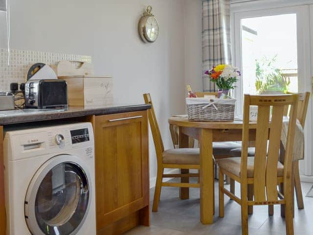 Charming kitchen/ dining room | Coastal Dream, Mudeford, near Christchurch