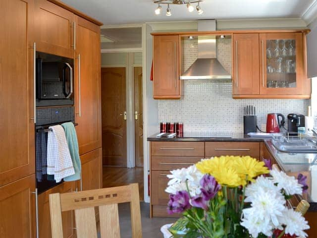 Well equipped kitchen/ dining room | Coastal Dream, Mudeford, near Christchurch