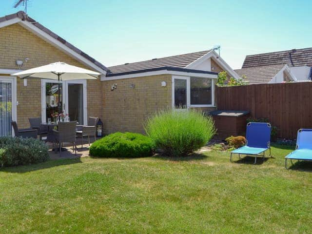 Spacious lawned garden | Coastal Dream, Mudeford, near Christchurch