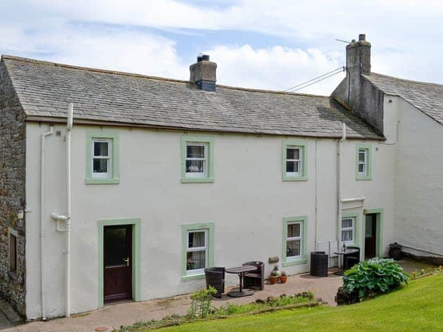 Delightful accommodation in a former barn on a working farm | Swaledale Cottage - Swaledale and Ellerbeck Cottages, Caldbeck, near Keswick