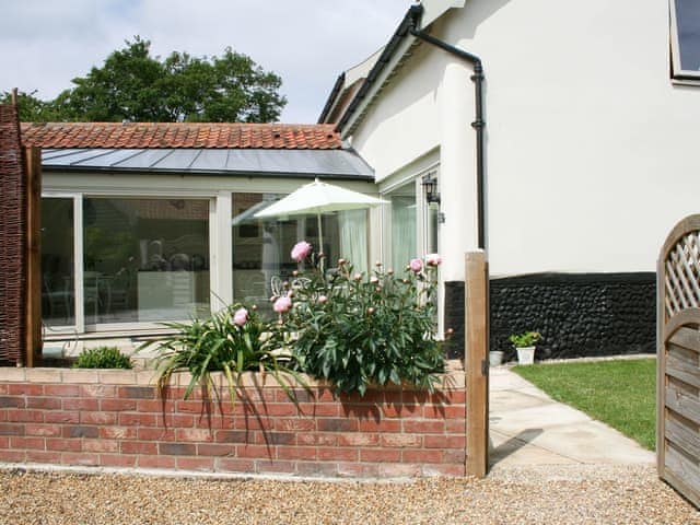 Entrance to the property | Woodcrest Barn Cottage - Roydon Retreats, Roydon, near Diss