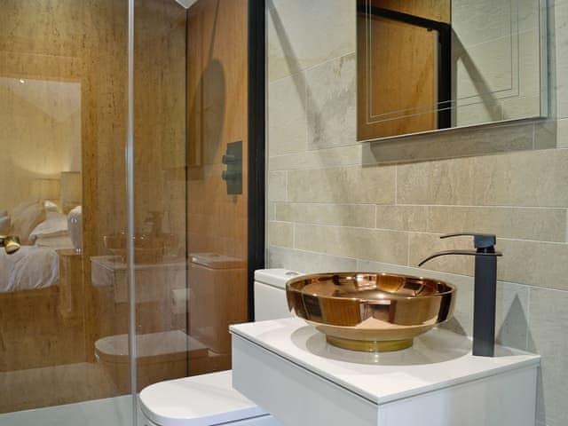 En-suite with shower room | Garth House - Garth Studio - Garth House , Carlisle