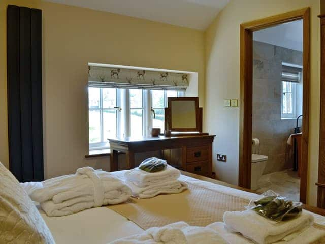 Sumptuous double bedroom | Garth House - Garth Cottage - Garth House , Carlisle