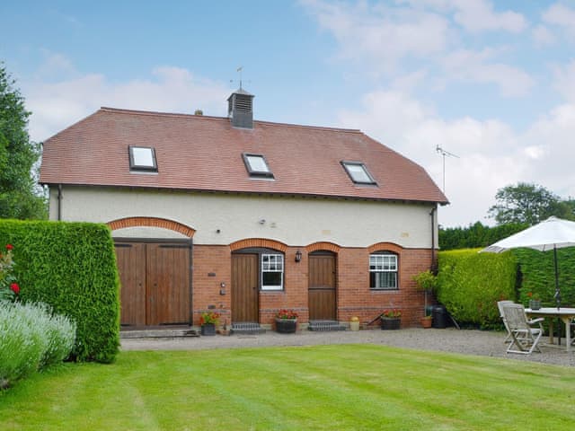 Delightful holiday accommodation | The Stables, Eardisland, near Leominster