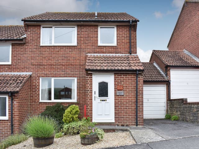 Semi-detached holiday property | Sparrows Nest, Preston, near Weymouth