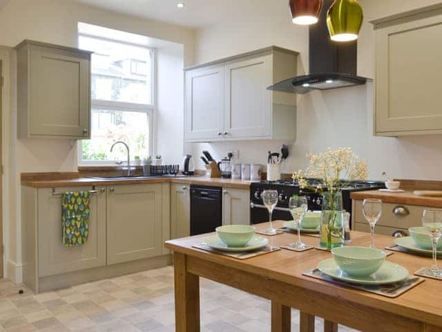 Well-equipped kitchen with dining area | Running Hare, Windermere