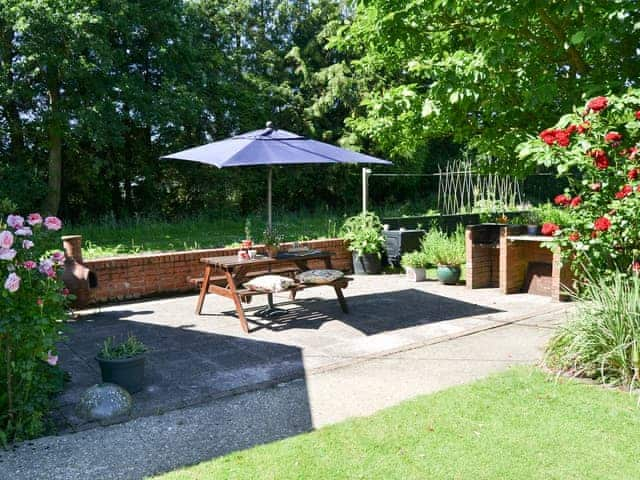 Outdoor dining area | Glen Cottage, Westfield, near Dereham