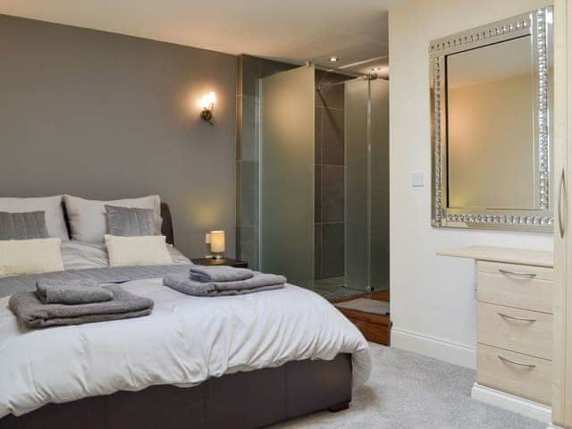 Comfortable double bedroom with en-suite shower | Souterstead, Torver, near Coniston