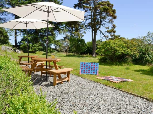 Gravelled patio area with outdoor furniture | Souterstead, Torver, near Coniston