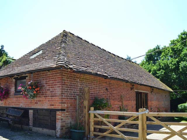 Thoughtfully renovated holiday barn | Meadow Barn - Brook and Meadow Barns, Shobley, Ringwood