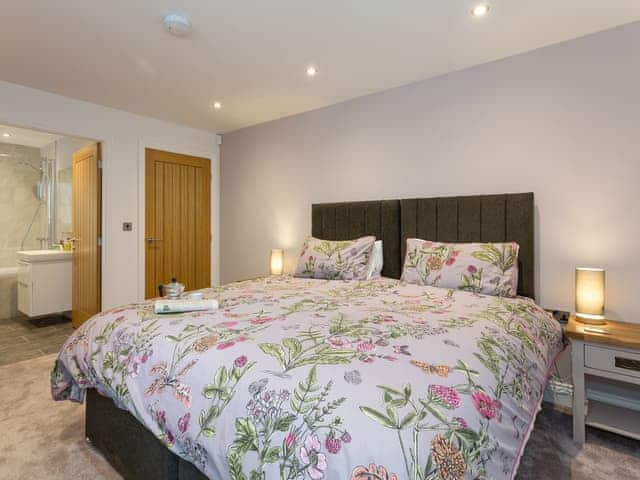 Double bedroom with en-suite | The Barn, Bishop Auckland