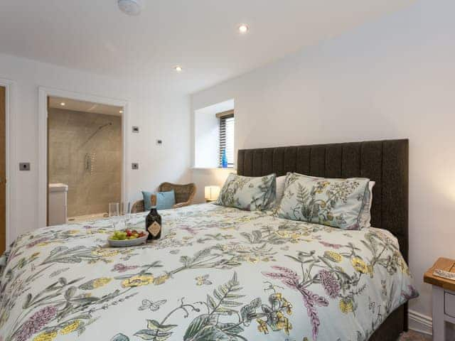 Double bedroom with en-suite | The Barn, Bishop Auckland