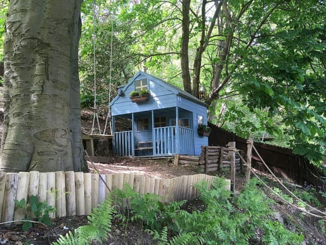 Garden with summerhouse | Birkenhead Cottage, Hebden Bridge Birkenhead Cottage