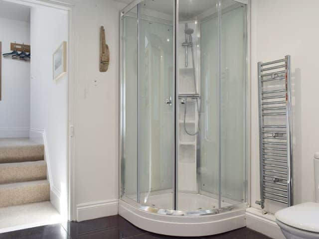 Shower cubicle within the family bathroom | Moonbeam House, Freshwater Bay