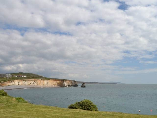 Outstanding local views | Moonbeam House, Freshwater Bay