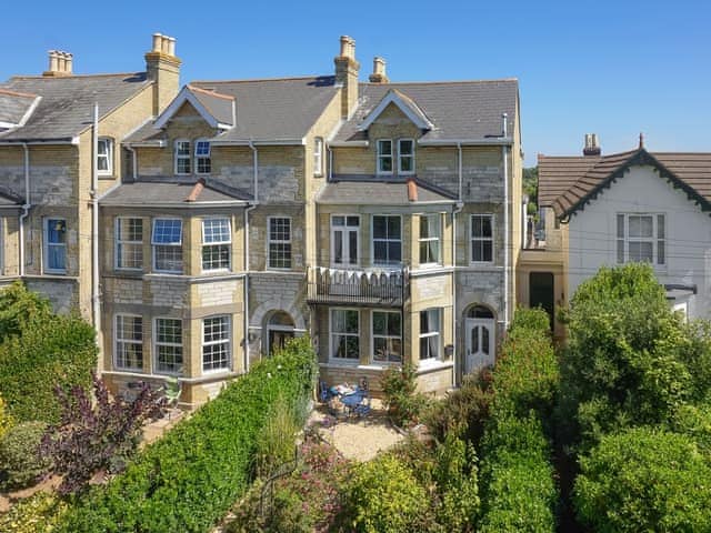 Elegant Victorian terraced villa | Moonbeam House, Freshwater Bay