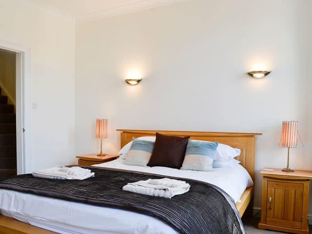 Warm and welcoming kingsize bedroom | Green Ghyll, Keswick