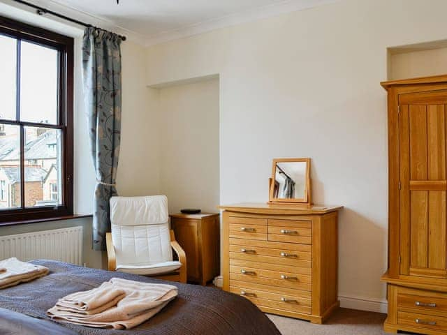 Kingsize bedroom with attractive complimentary furniture | Green Ghyll, Keswick