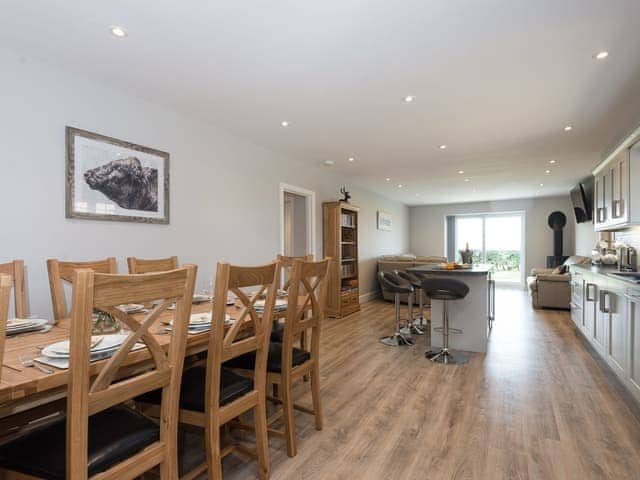 Open plan living space | Woody&rsquo;s Top, Ruckland, near Louth