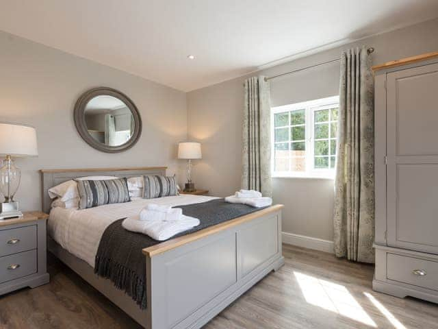 Double bedroom | Woody&rsquo;s Top, Ruckland, near Louth