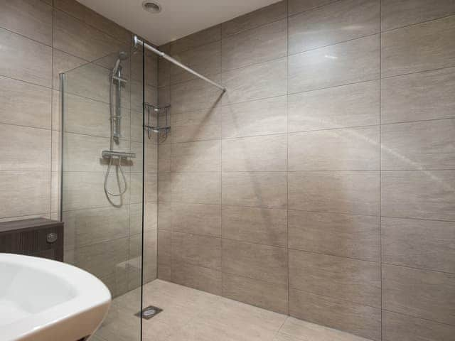 Shower room | Woody&rsquo;s Top, Ruckland, near Louth