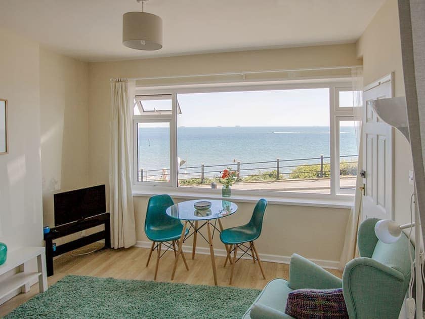 Wonderful studio accommodation with sea views | Beachside Bluff - Shanklin Chine Apartments, Shanklin