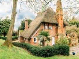 The Grange, sleeps 18 in Maidstone.